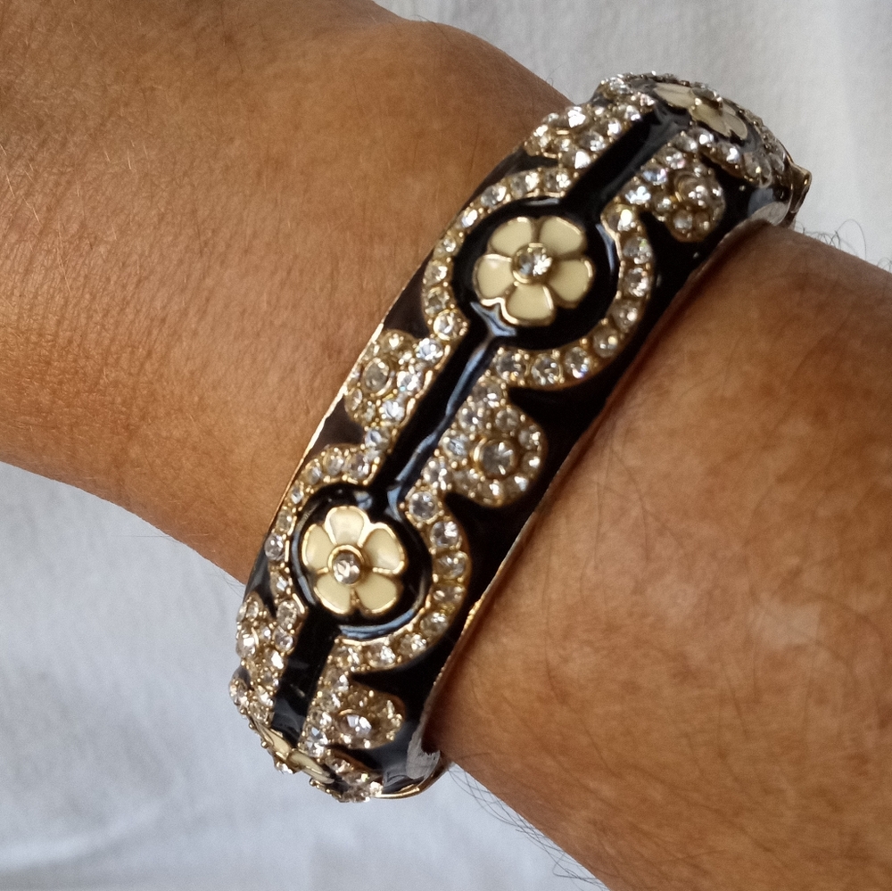 VINTAGE BLACK ENAMEL BRACELET Hinged Bangle with Cream Flowers and Clear Crystal